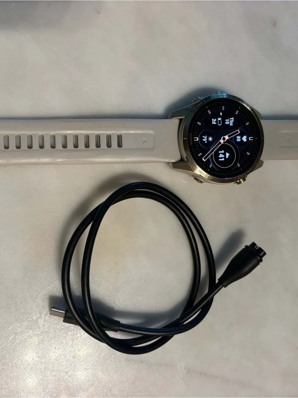 Garmin Epix Pro (Gen 2) 42mm, Soft Gold + Charger